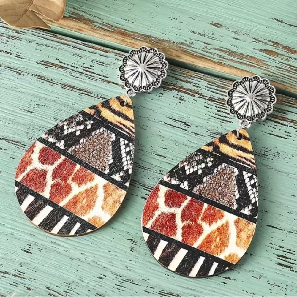 π
π
π
3 for 12 π
π
π
Safari Print Teardrop Earrings - Picture 2 of 3